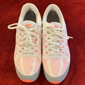 Nike woman’s sneaker